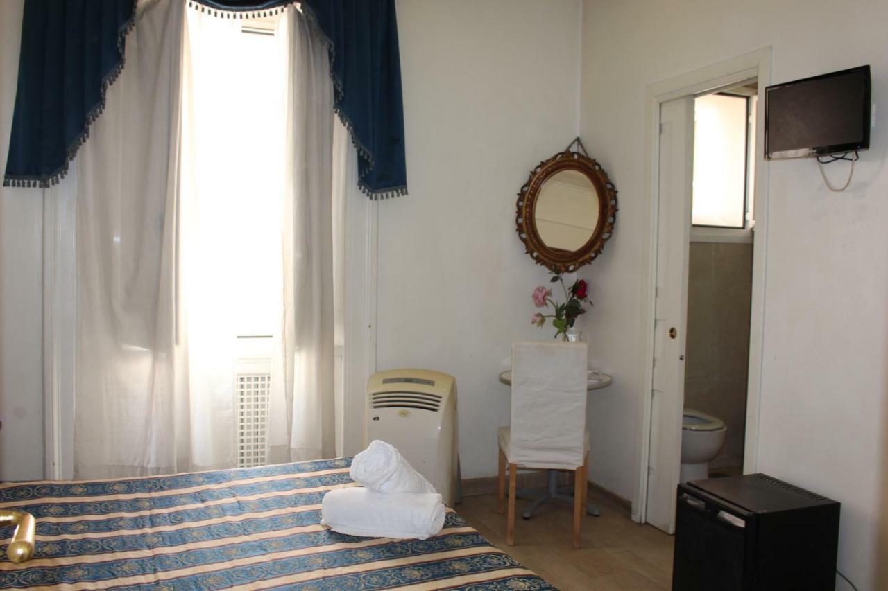 Light Inn Affittacamere Rome Buitenkant foto